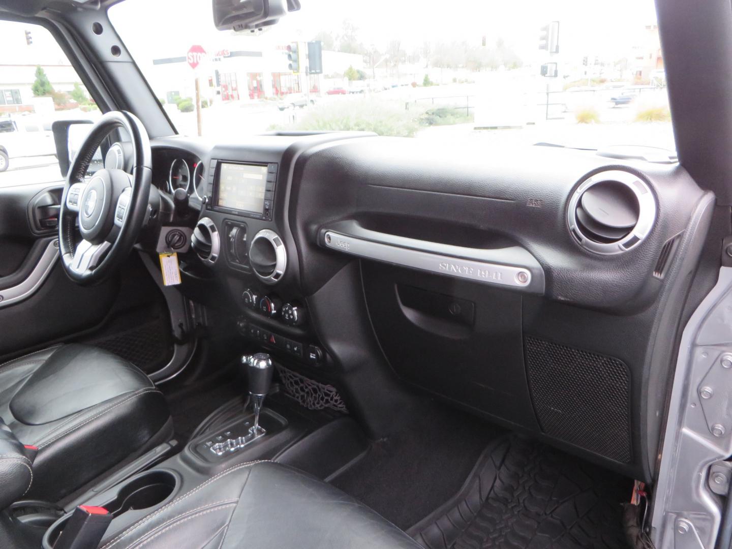 2017 SILVER /BLACK Jeep Wrangler Unlimited Rubicon 4WD (1C4BJWFG3HL) with an 3.6L V6 DOHC 24V FFV engine, automatic transmission, located at 2630 Grass Valley Highway, Auburn, CA, 95603, (530) 508-5100, 38.937893, -121.095482 - Rubicon sitting on a Teraflex suspension system, Falcon shocks, 37" BFG KO2 tires, 17" Hardrock wheels, RC Fender Flares, and AMP steps. - Photo#43